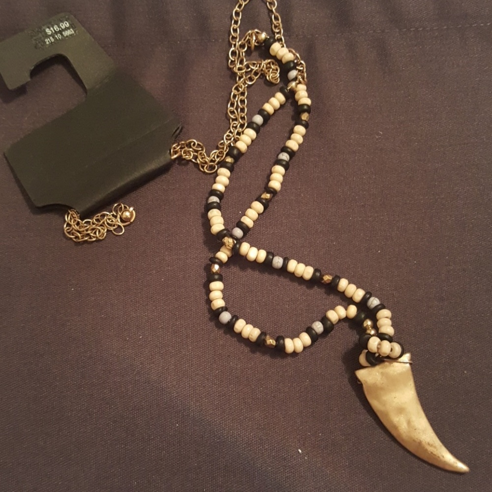Bead and gold tooth necklace